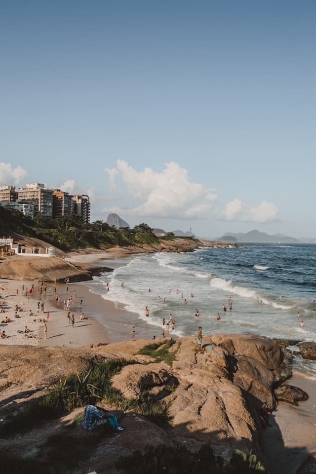 Arpoador: surf e pôr-do-sol à moda carioca